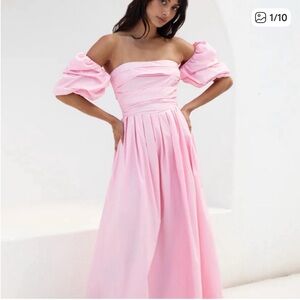 Fortunate One
Fortunate One - Pink Bella Off-Shoulder
Maxi Dress Large